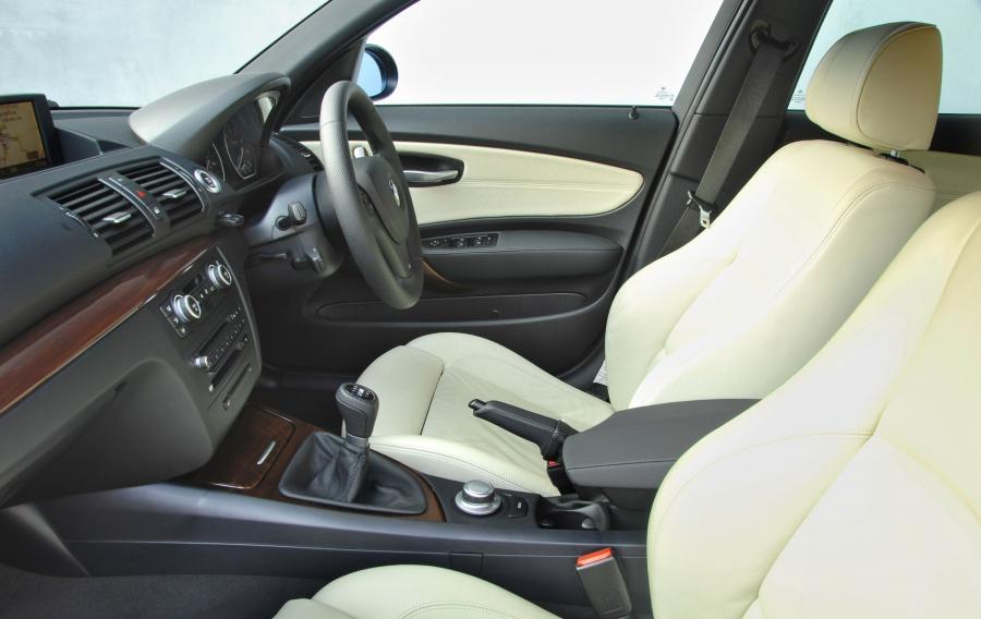  BMW 1-Series M Sport 2007 года  (фото 2 из 7)